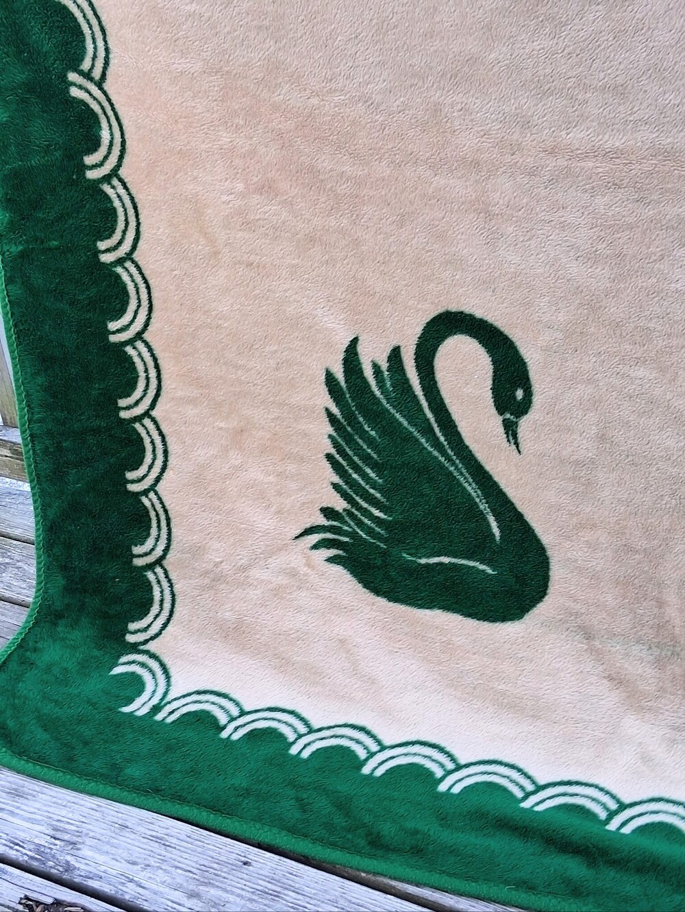San Marcos 82" X 80" Green and Tan Swan Mexican Cobijia Buttery Soft Blanket - Picture 11 of 13